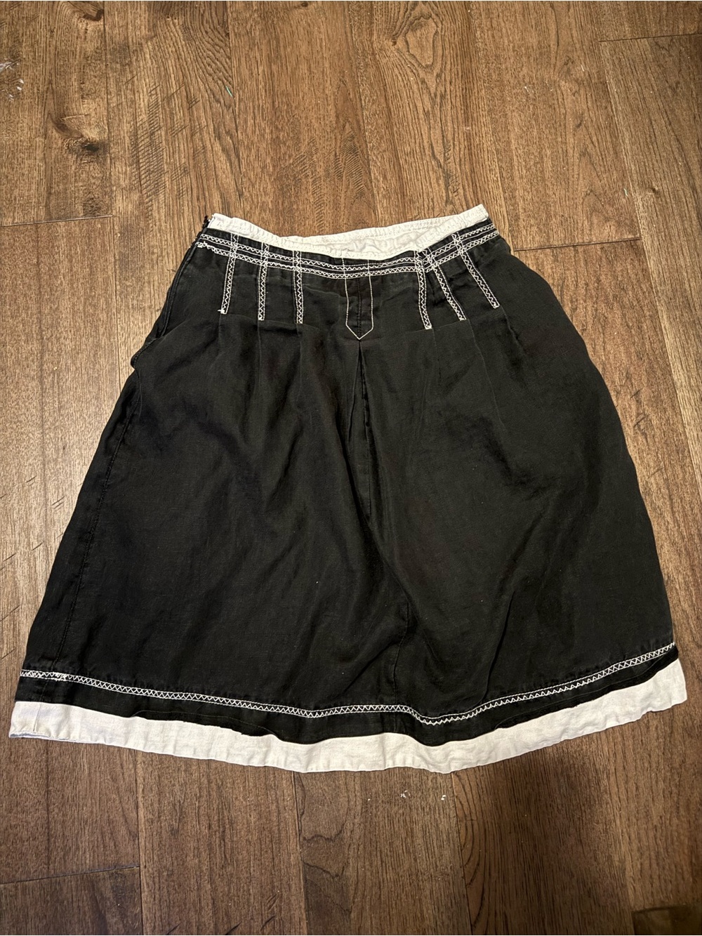 Black and White Linen Skirt